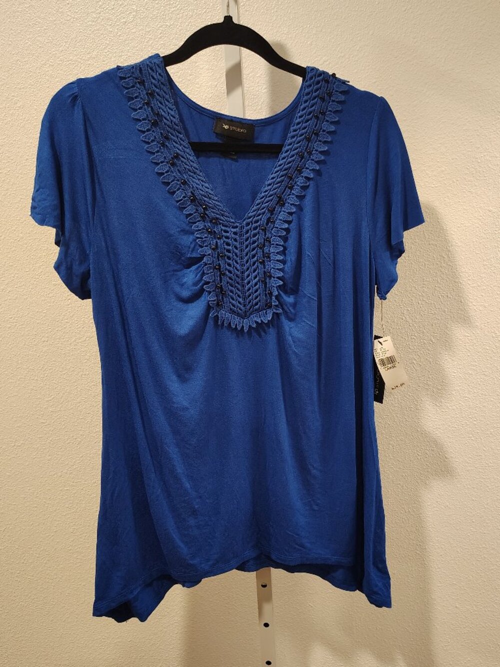 AB Studio Women's Blue Top Size Large NWT Deep V-Neck Short Sleeve Beads